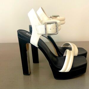 Dkny sandals size 8.5